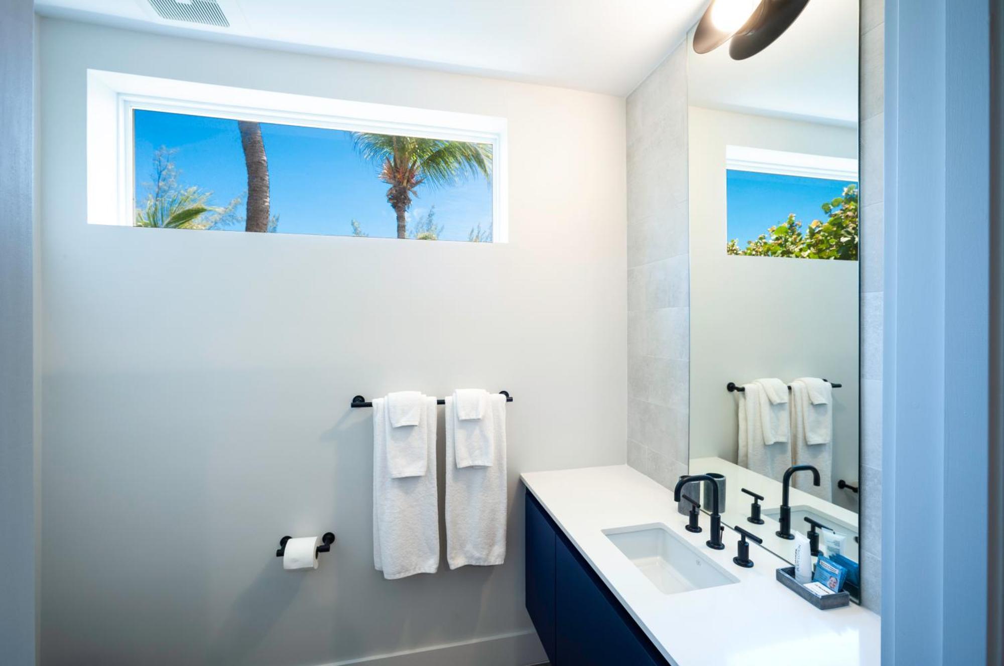 Black Urchin Boutique Resort Bodden Town Oda fotoğraf