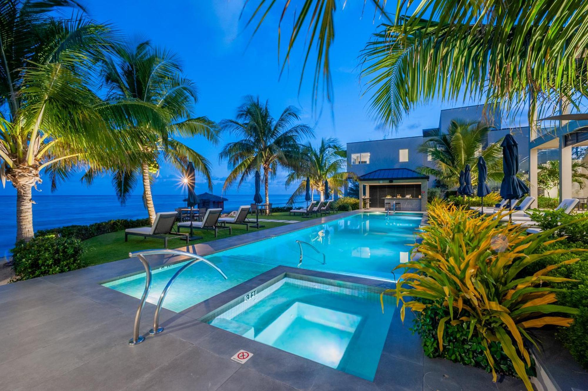 Black Urchin Boutique Resort Bodden Town Oda fotoğraf
